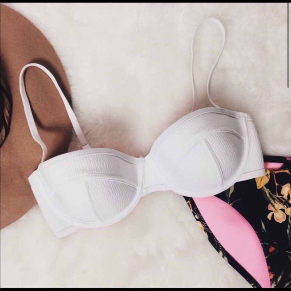 White triangl balconette top